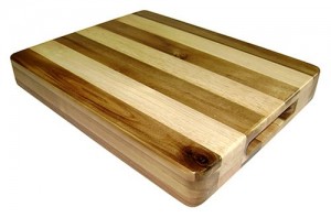 Edge grain wooden cutting board